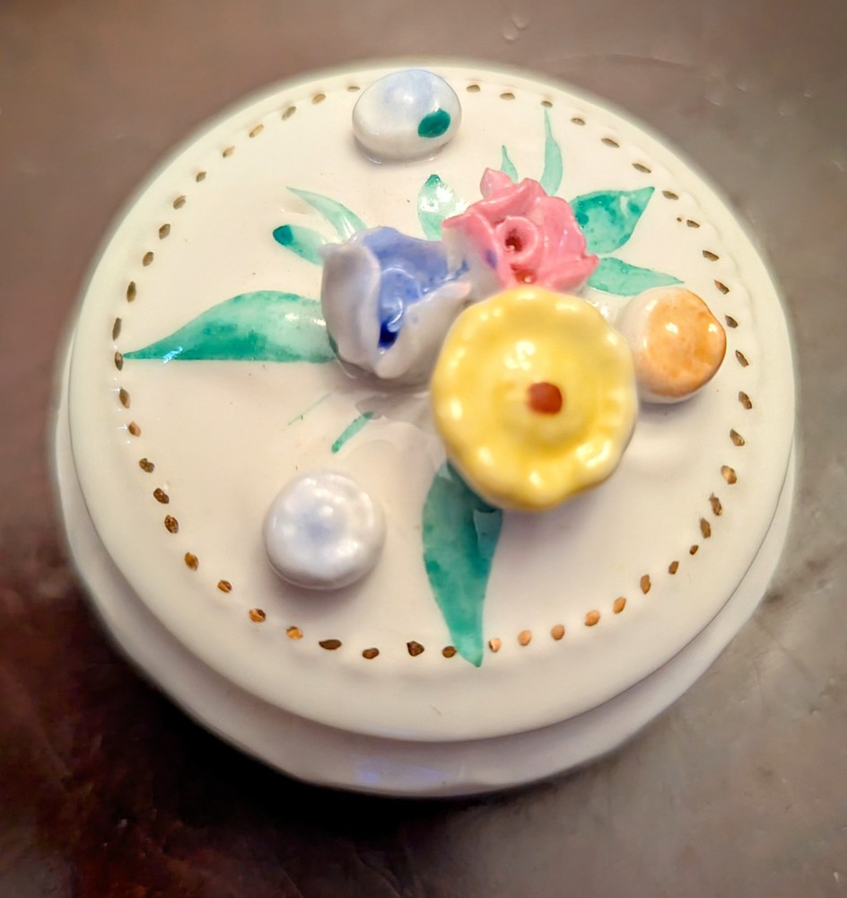 Vintage Trinket Dish Beautiful Floral Top Keepsake Dish with Lid Jewelry Jar Box