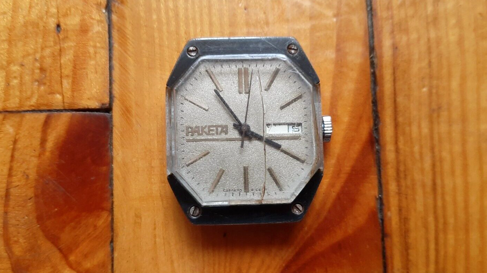 Rare Soviet wristwatch Raketa octagon Star Wars 2628.N USSR day/date
