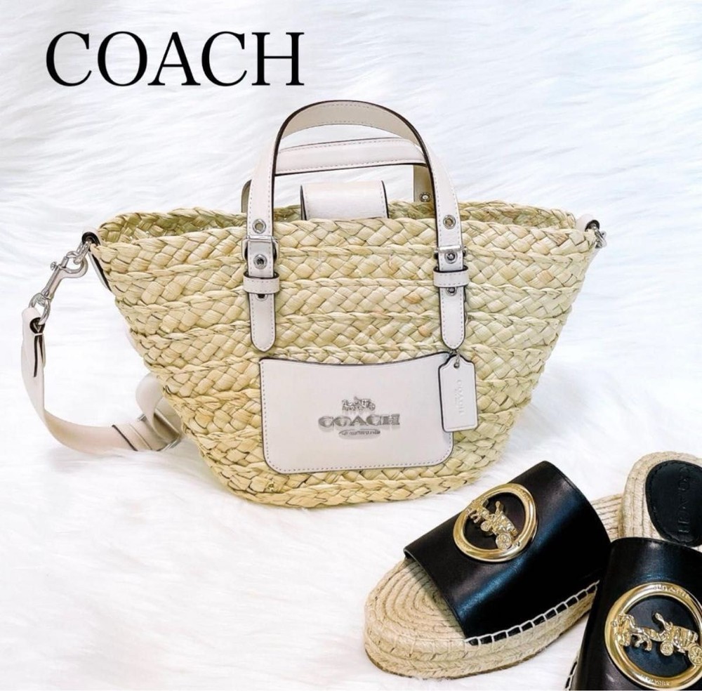 Pristine Coach 2WAY Shoulder Tote Bag in Like-New Condition