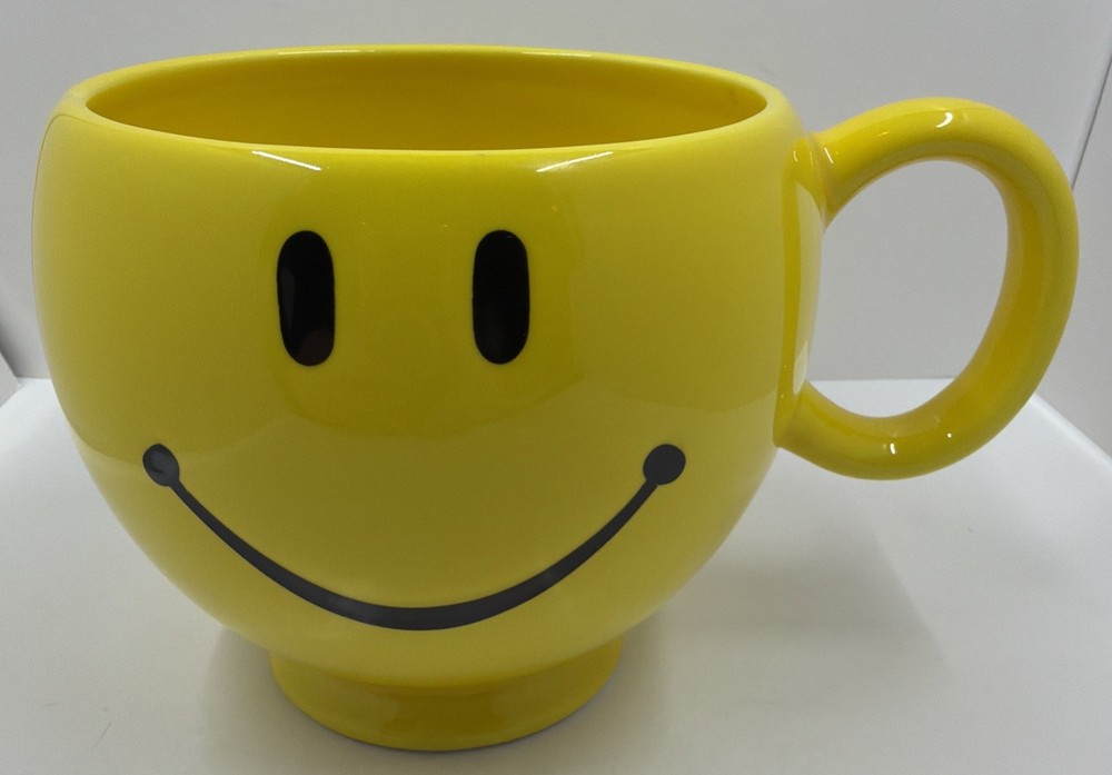 Teleflora 20oz Smiley Face Ceramic Coffee Mug Large
