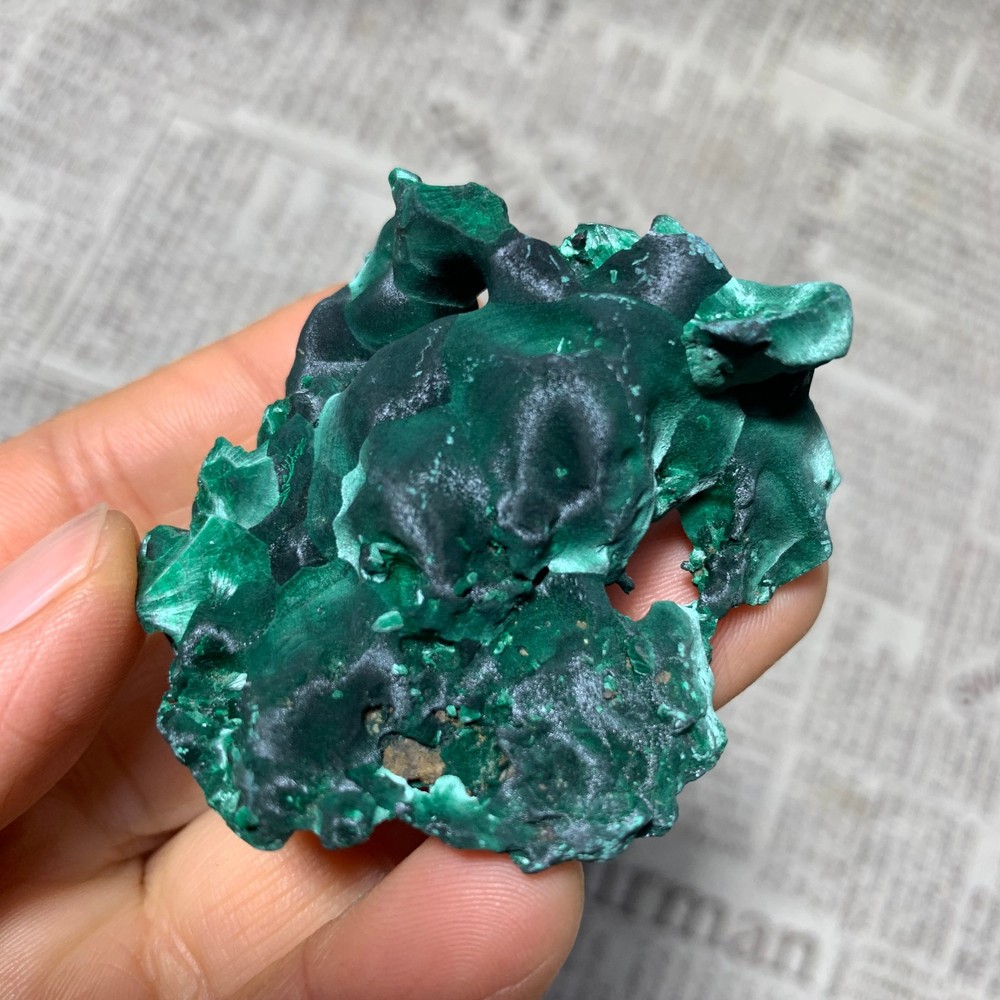 70g   Natural malachite velvet quartz crystal luster mineral specimen