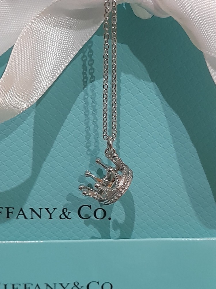Tiffany & Co. 925 SterlingSilver Crown Charm Pendant Necklace 20