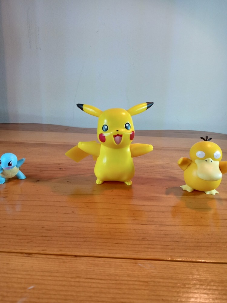 Figuras Pokemon y lote de juguetes Pokemon