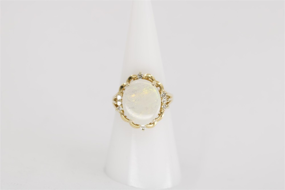 Vintage 14KY Gold Sz 6.5 Oval Flower Ring - Synthetic Opal & Diamonds - 0.16 ctw