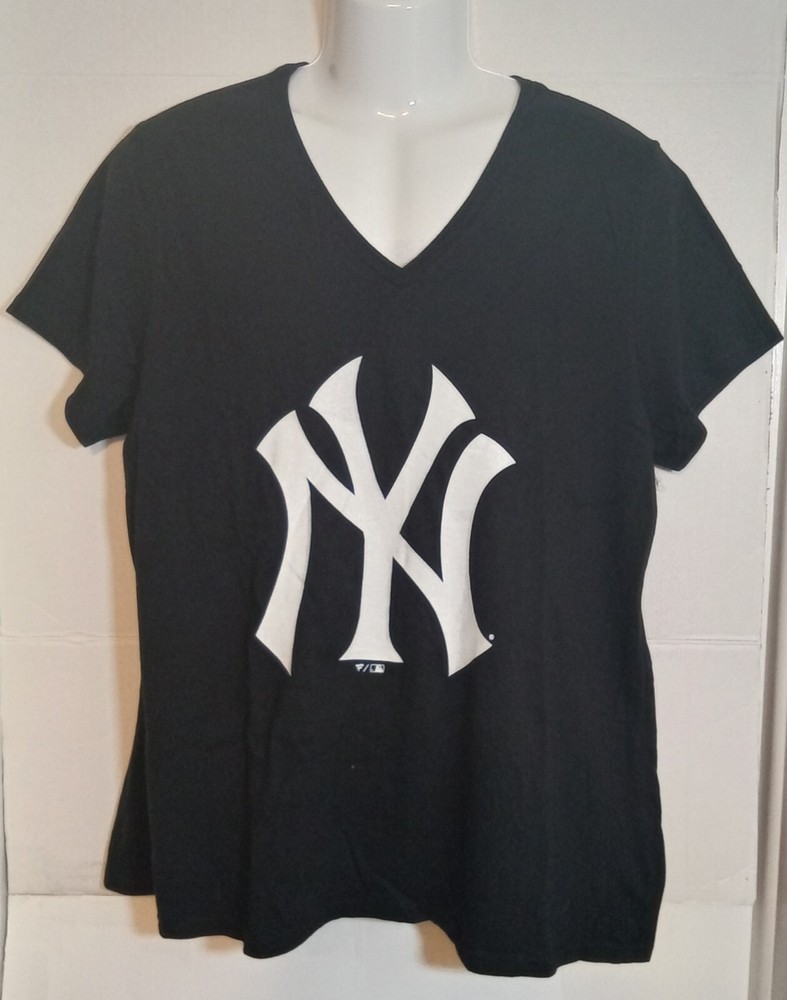 New York Yankees Fanatics Women's V-Neck Black Shirt XL