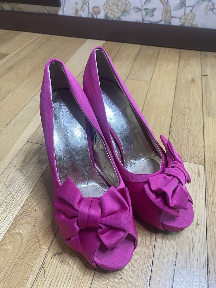 RSVP Platform Heel With Bow Accent Fuchsia Satin Size 6