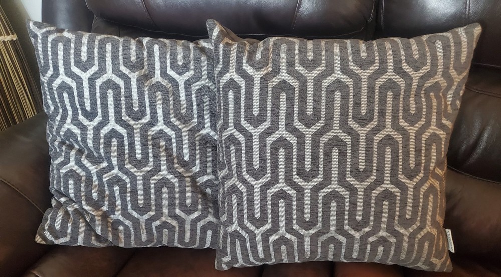 Pair of Studio Chic Home 18