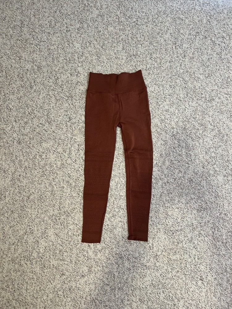 Sculptknit Cutout Leggings in Mauve - Full Length - Size L