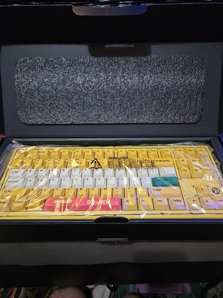 Limited Edition Mountain Dew x BORDERLANDS Movie Keyboard CSTM80 Rare Open Box