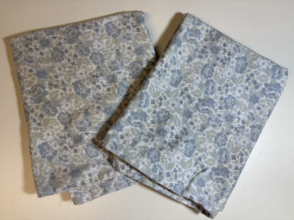 Better Homes & Gardens Standard Pillow Cases (2) Gray/Green Floral Print Cotton