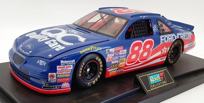 Revell 1/18 Scale Diecast 4226 - 1997 Ford Thunderbird #88 Dale Jarrett