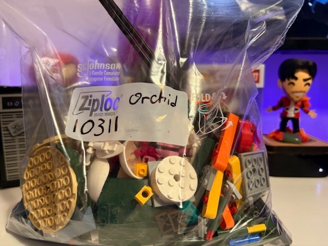 Lego Bundle, Lego orchid, Lego movie 2 ship, Lego technic