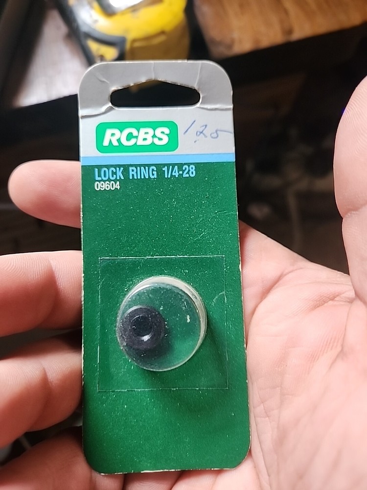 RCBS 1/4 x 28 Lock Ring #09604