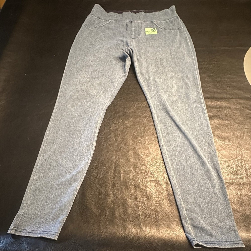 Pre Owned A New Day Women's Leggings in Good Condition