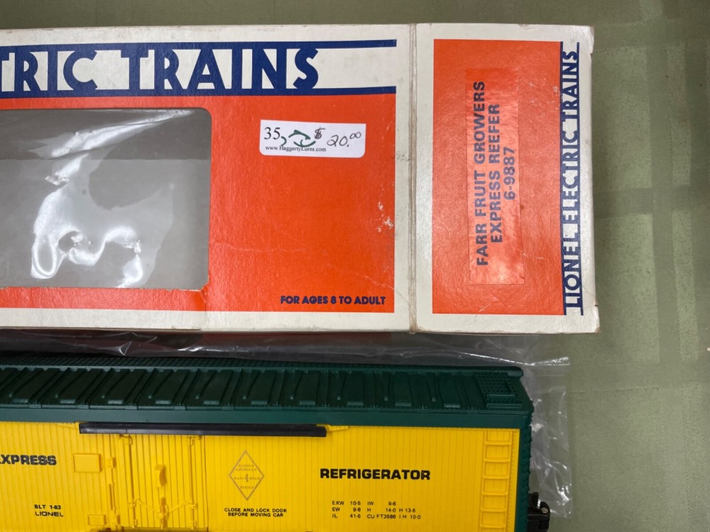 Lionel Farr Fruit Growers Refrigerated Reefer Boxcar 6-9887 O Scale Model Train