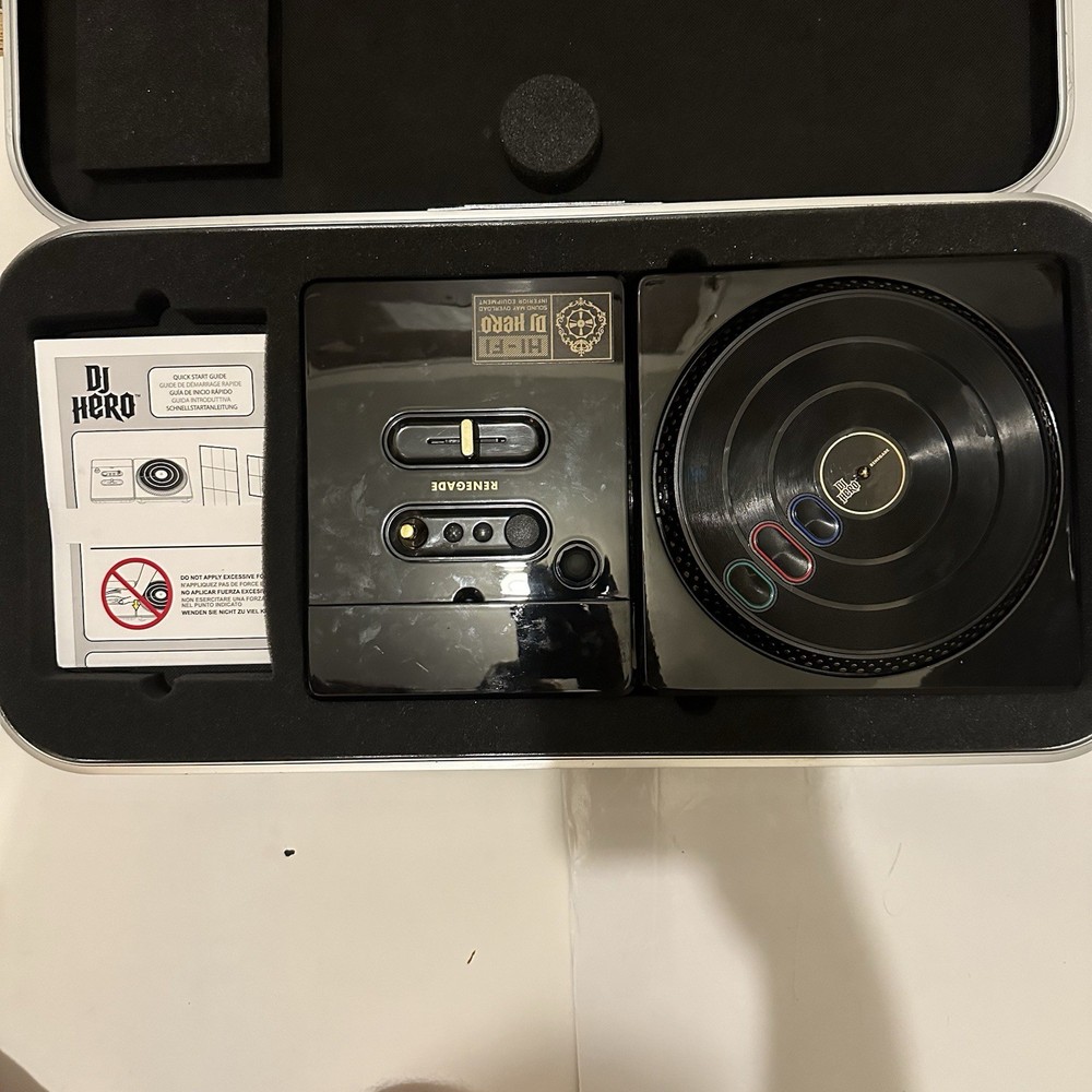 DJ Hero Renegade Edition Turntable Nintendo Wii Jay-Z & Eminem Hard Case & Stand