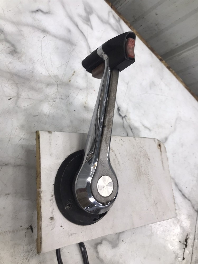 88 Larson Delta DC 215 Boat OMC side mount throttle shifter control controller