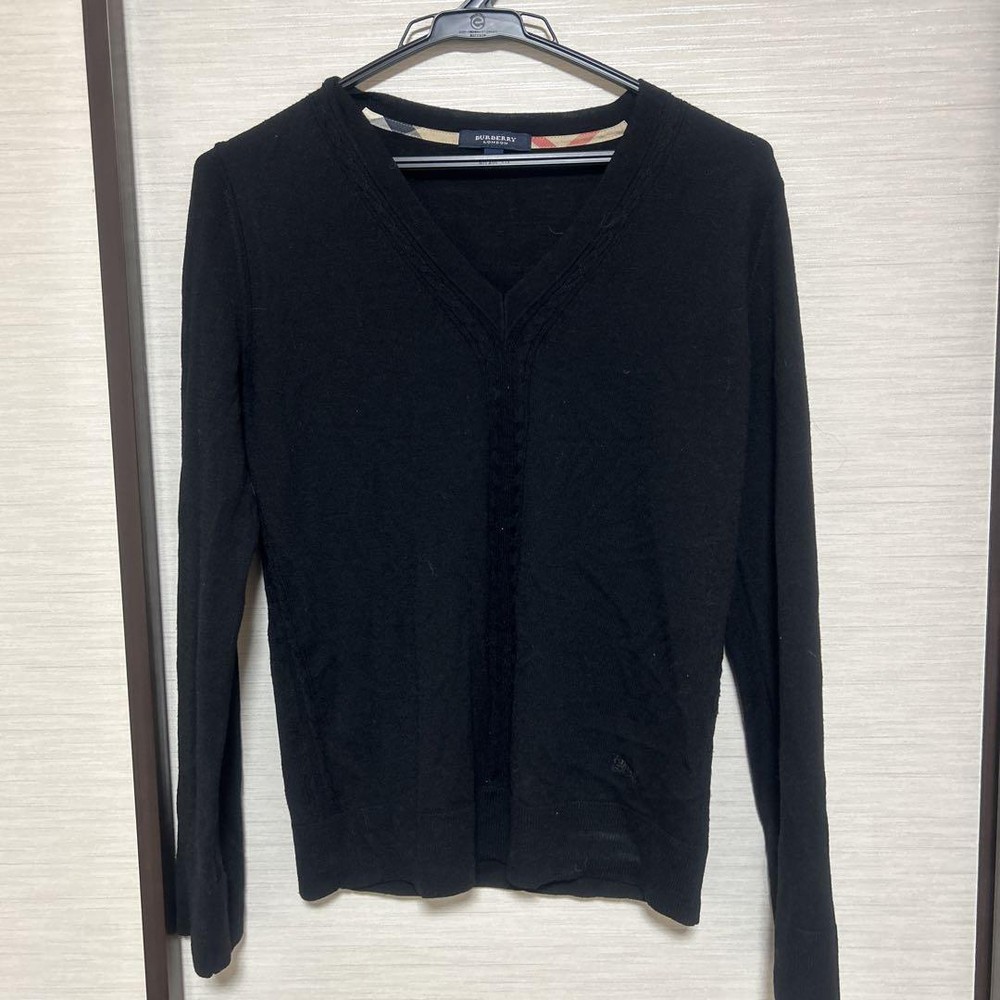 Burberry Black V-Neck Knit Sweater Size 2 Long Sleeve Casual Elegance New