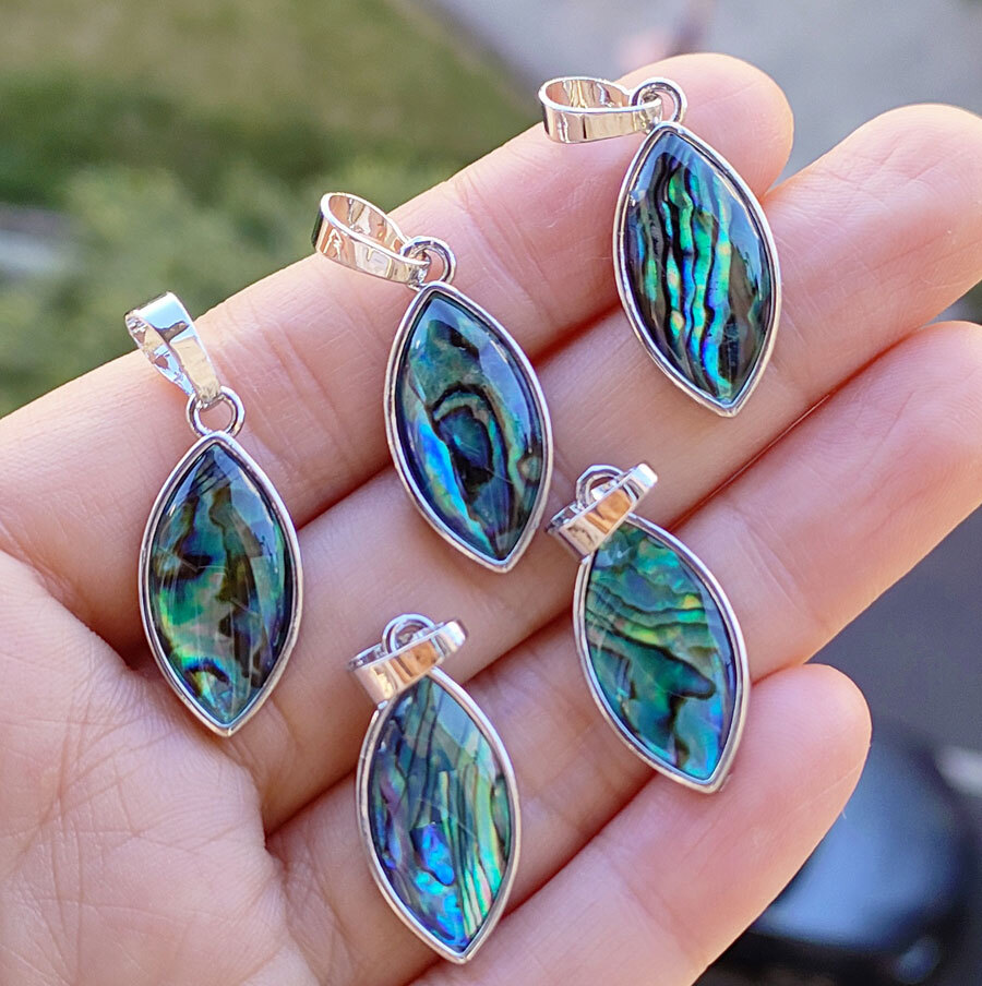 10pcs Natural Abalone shell Pendants Energy Reiki Healing Amulet