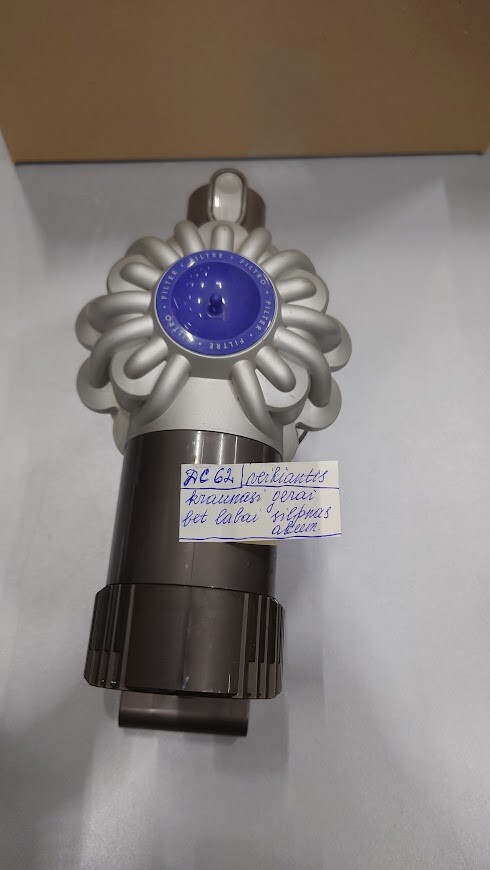 Dyson DC62 Vacuum - Used, Weak Battery, No Accessories