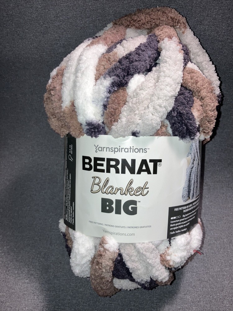1 BERNAT BLANKET BIG in Mottled Taupe 32yds/29m 10.5oz/300g Yarnspirations