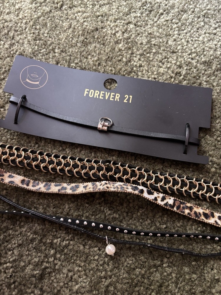 (4) Choker Necklaces