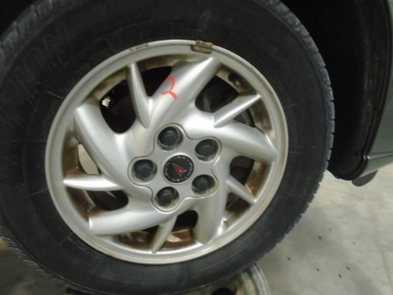 Rueda 15x6 Aluminio 10 Radios Acabado Argent Opt PF7 Se Adapta 01-05 GRAND AM 1819307