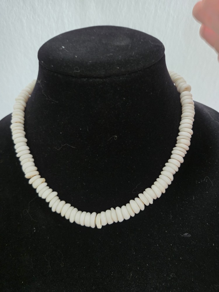 Vintage Genuine Puka Shell Necklace 19