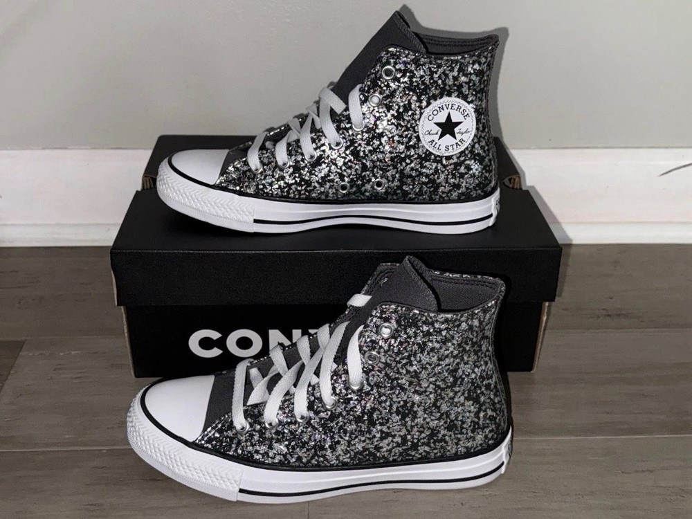 Converse Chuck High Top Youth Size 4Y Sneakers Black/White Canvas Shoes