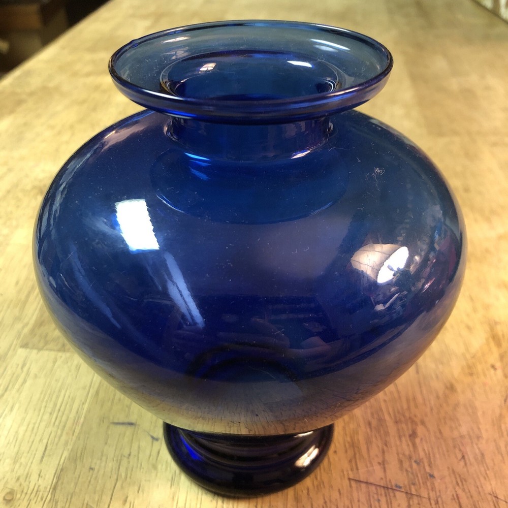 Vintage Pilgrim Art Glass Cobalt Blue Vase 1980’s Item