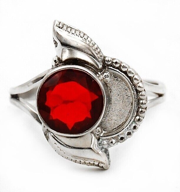 2CT Fire Garnet Ring in 925 Sterling Silver - Size 7.5
