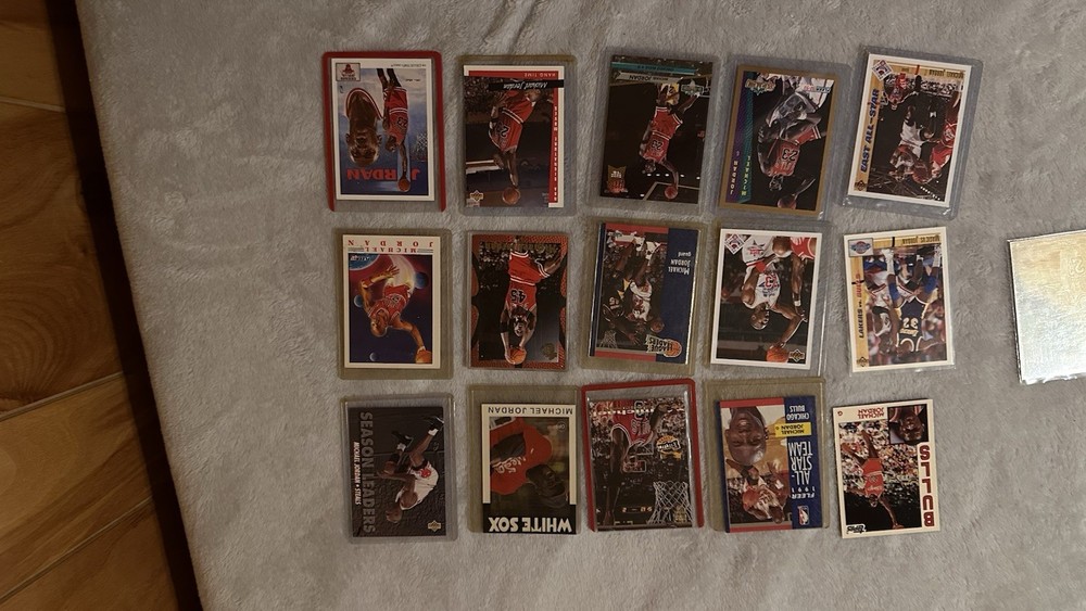 Michael Jordan NBA Basketball Bulk Lot of 17 Collectible Cards ,Rare , Errors