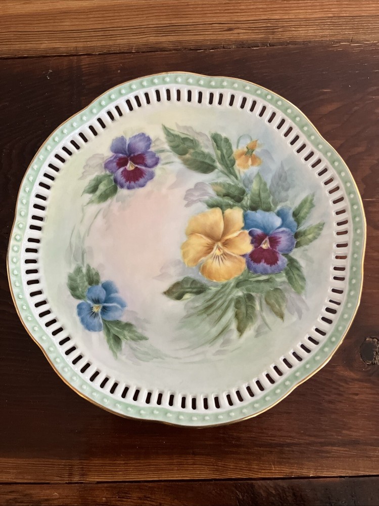 Vintage Hand-Painted Reticulated Wall Plate with Gold Edge and Floral Design for Timeless Decor