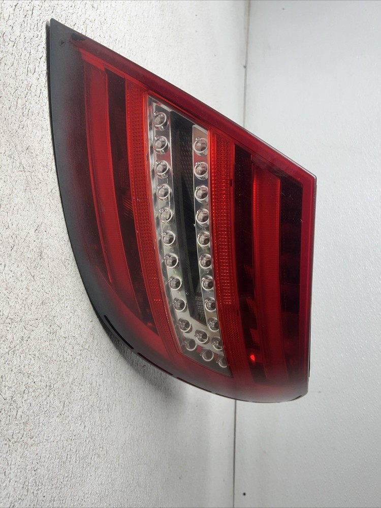 12-14 Mercedes Benz W204 C250 C300 C350 LED Tail Light A2048204164 REAR RIGHT