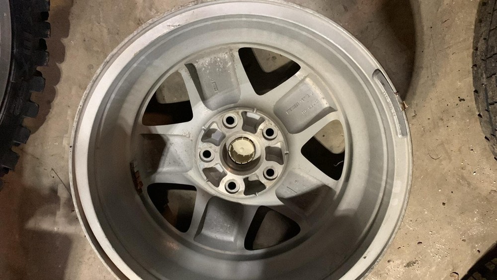 Jeep Wrangler 17 Inch Grey OEM Wheel Rim 2007 To 2017 With Center Cap & TPS