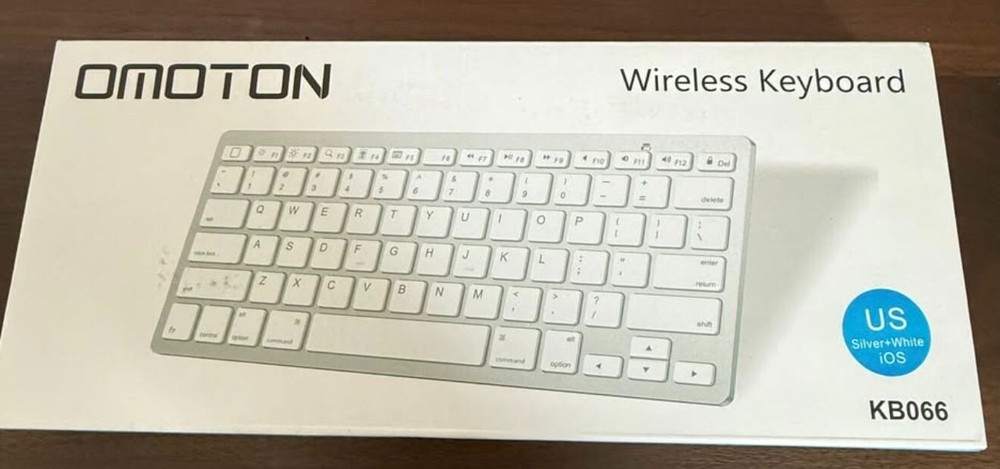 OMOTON Ultra-Slim Wireless Bluetooth Keyboard for iPad iPhone Mac
