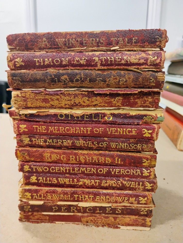 Antique Miniature Shakespeare Book Lot 13 Vol J M Dent Temple Ed c1900 (J26)