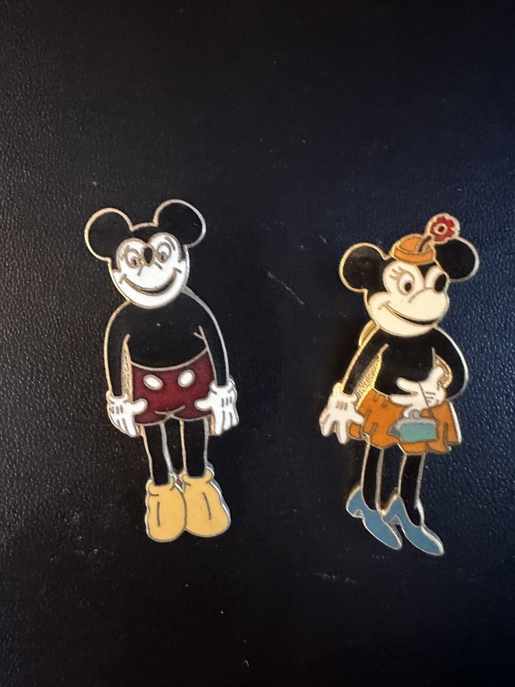 disney collectible trading pins