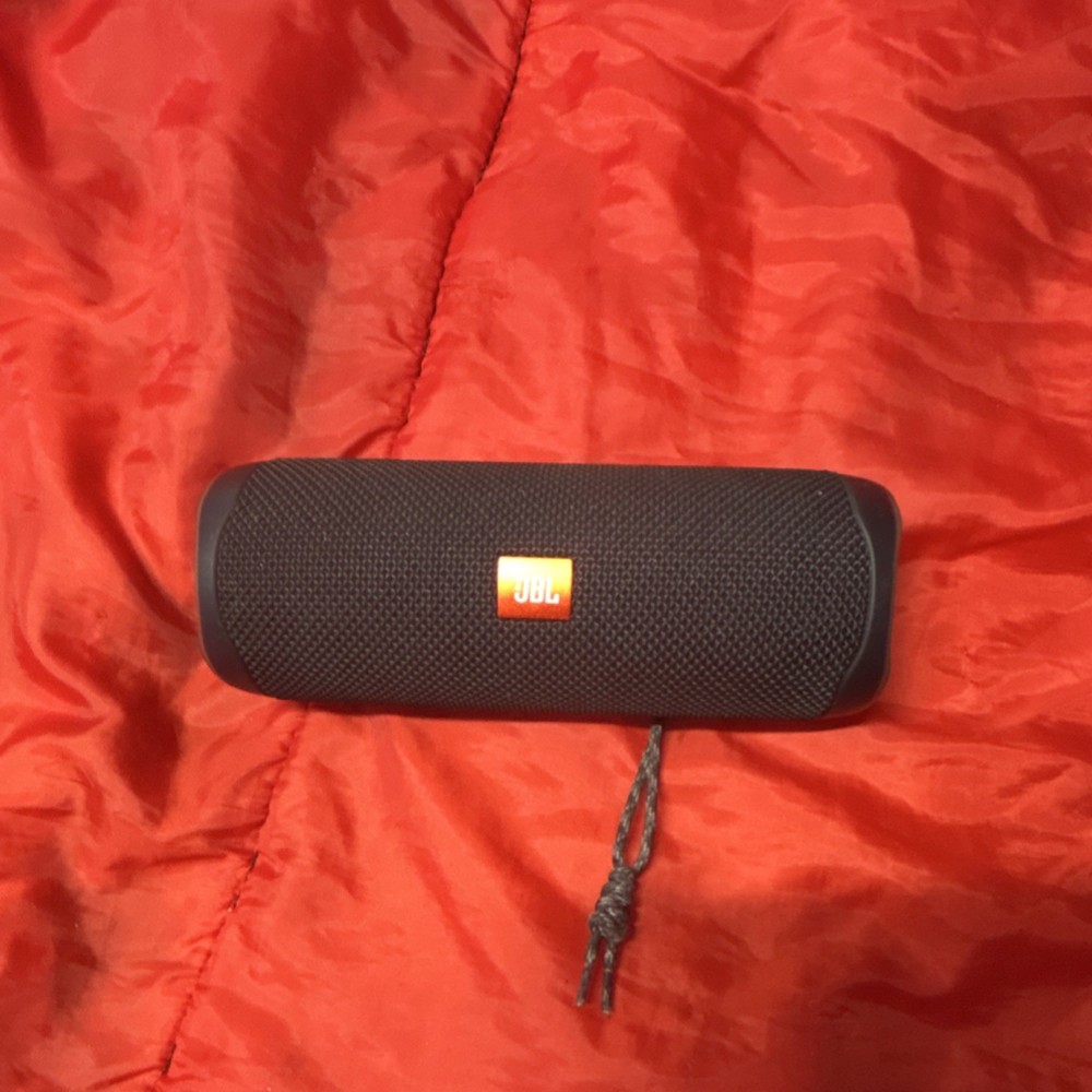 JBL Flip 5 Bluetooth Portable Speaker Black with Carrying Strap