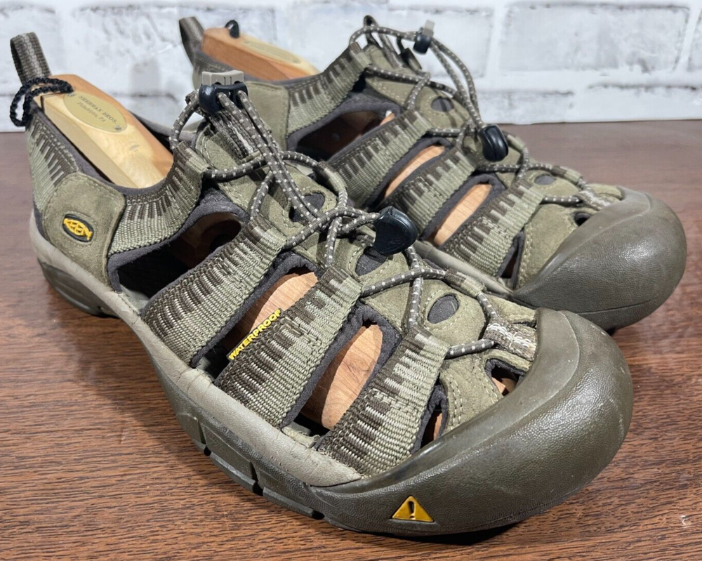 KEEN Men's Forest Gray Leather Hiking Sandals with Anatomical Footbed