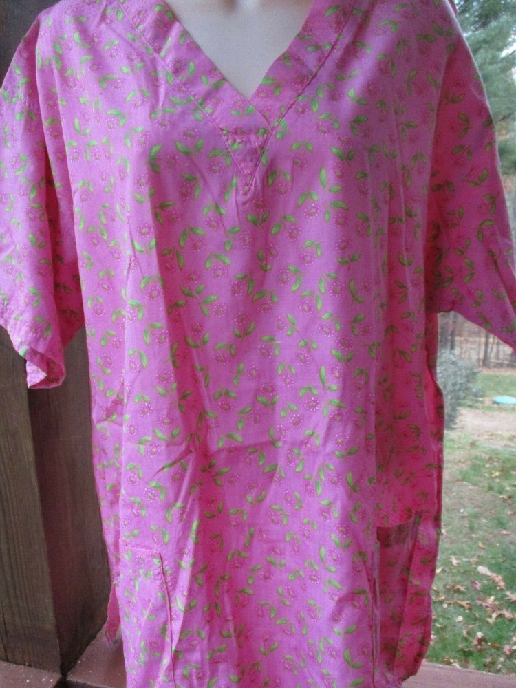 Scrub Bee'z Brand Scrub Top Bright Pink Background Floral Pattern  Size L