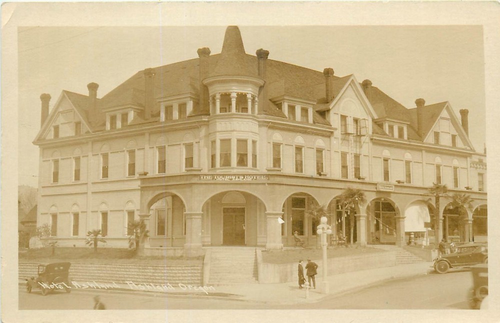 1920s Ashland Oregon Hotel occupation people autos RPPC Postcard 25-10056