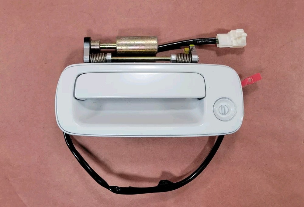 1998 1999 2000 Lexus LS400 Front Left Driver Side Exterior Door Handle OEM USED