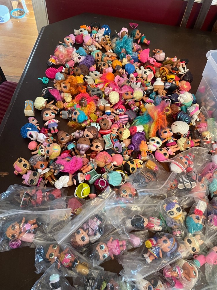 Huge Lot LOL Surprise Dolls Lil Sis Dolls Babies Pets Accessories Unsorted read