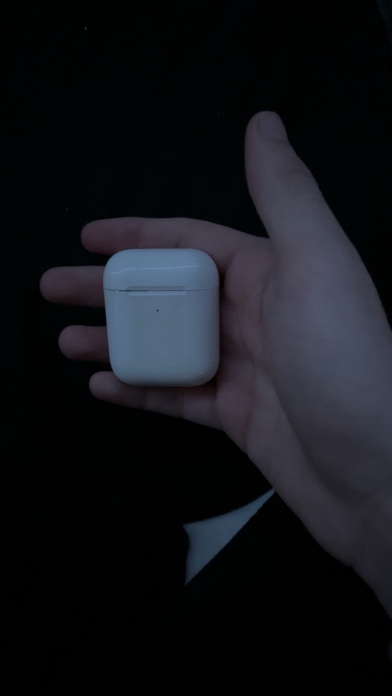Wireless Bluetooth AirPods with charging case