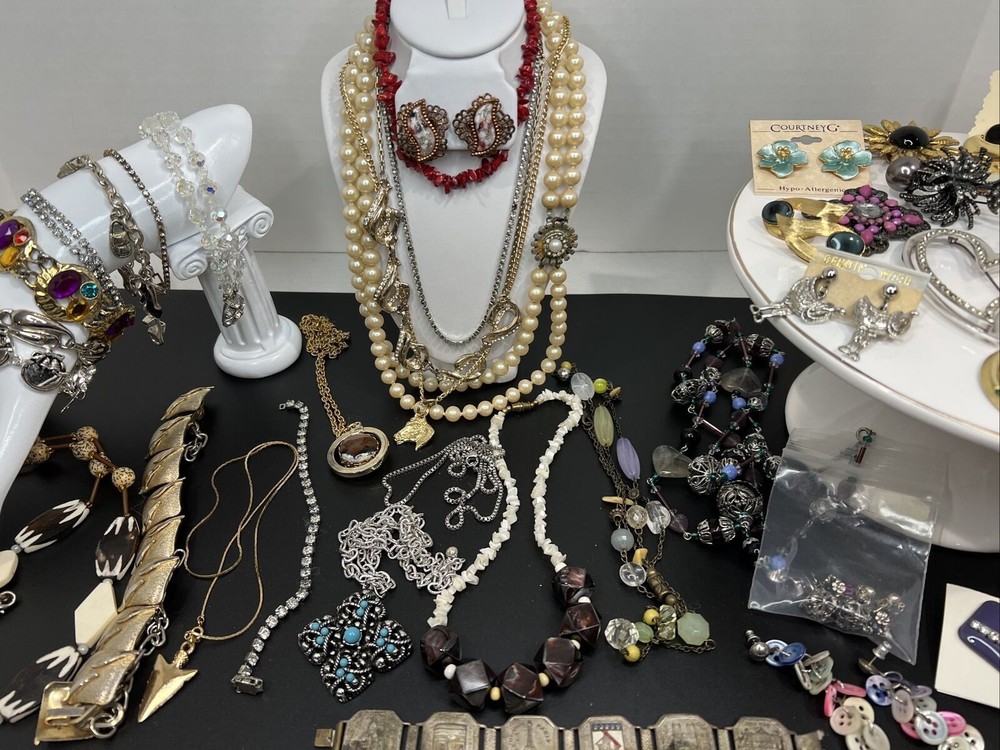 Vintage Fashion Jewelry Good Brands Necklace Earrings Bracelet Set Many NWT