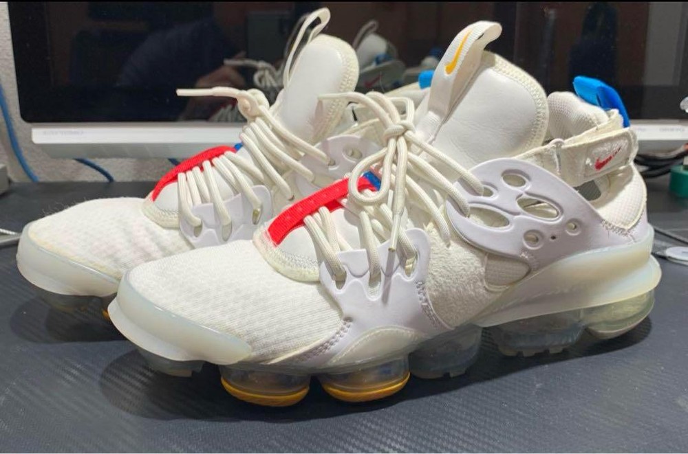 Nike Air VaporMax Men Size 10 White Gym Sneakers Pre-Owned No Box