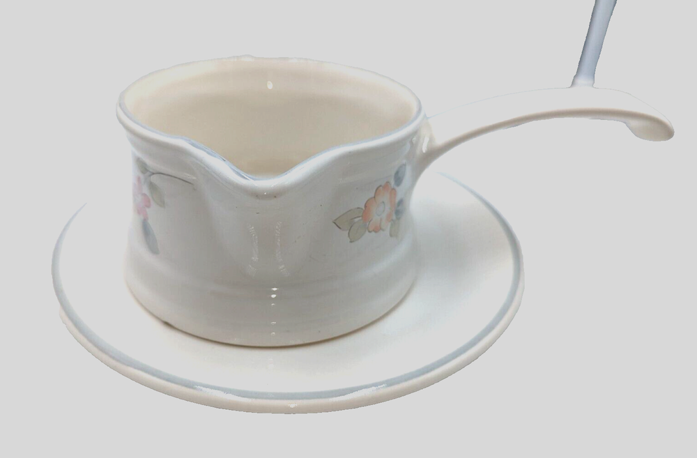 Vintage Pfaltzgraff Wyndham 15oz Stoneware Gravy Boat with Underplate American Made