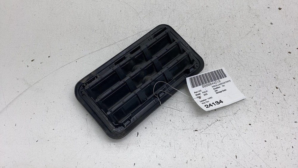 2017-2024 Chrysler Pacifica Rear Passenger Side Quarter Air Vent Grille Right RH