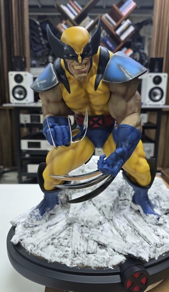 Cruel Wolf Yellow Wolverine Statue 1/4 Scale